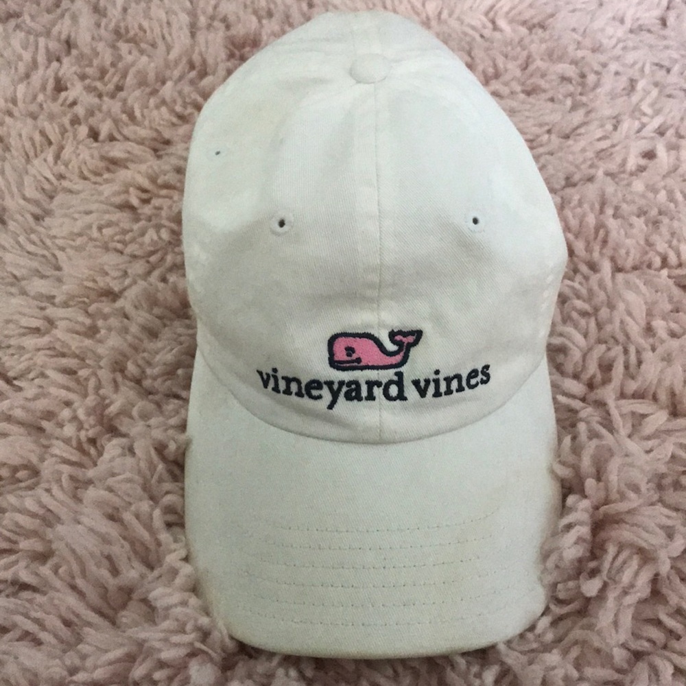 White Vineyard Vines Hat